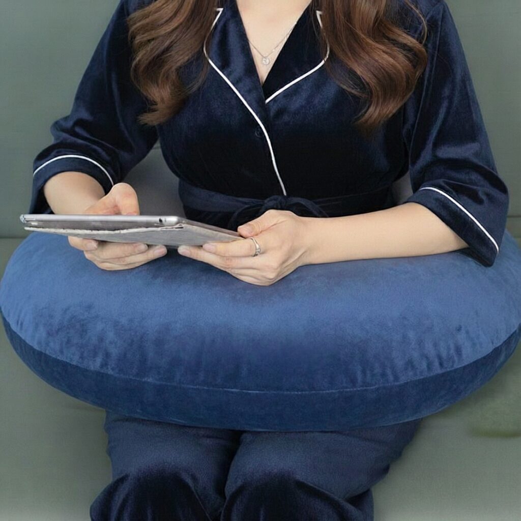 륀레브 부드러운 18색상 팔 받침 허그 쿠션 독서 학생 성인 침대 스위치 게임 게이밍 리딩 C 형 푹신한 북 용 스터디 초승달 대형 소파 바나나 초승 달 걸이 베드 받이 솜 포함, 네이비쿠폰할인· 1일 남음 상세 이미지 2